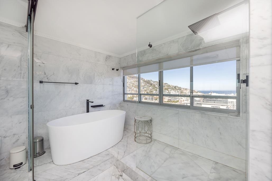 2 Bedroom Property for Sale in Sea Point Western Cape